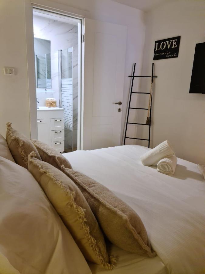 Apartment Segal Place