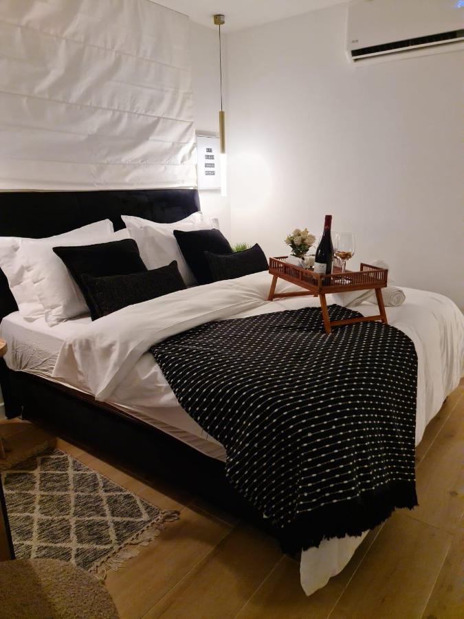 Apartment Segal Place